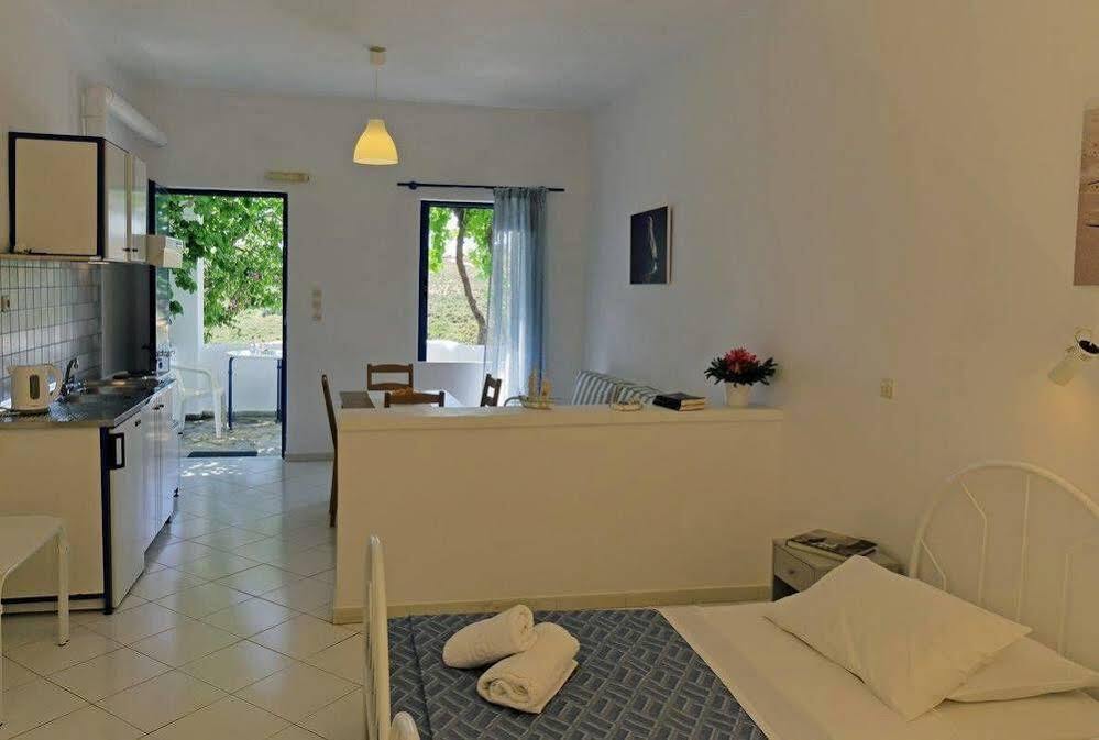Spanos Apartments Agios Petros  Exterior photo